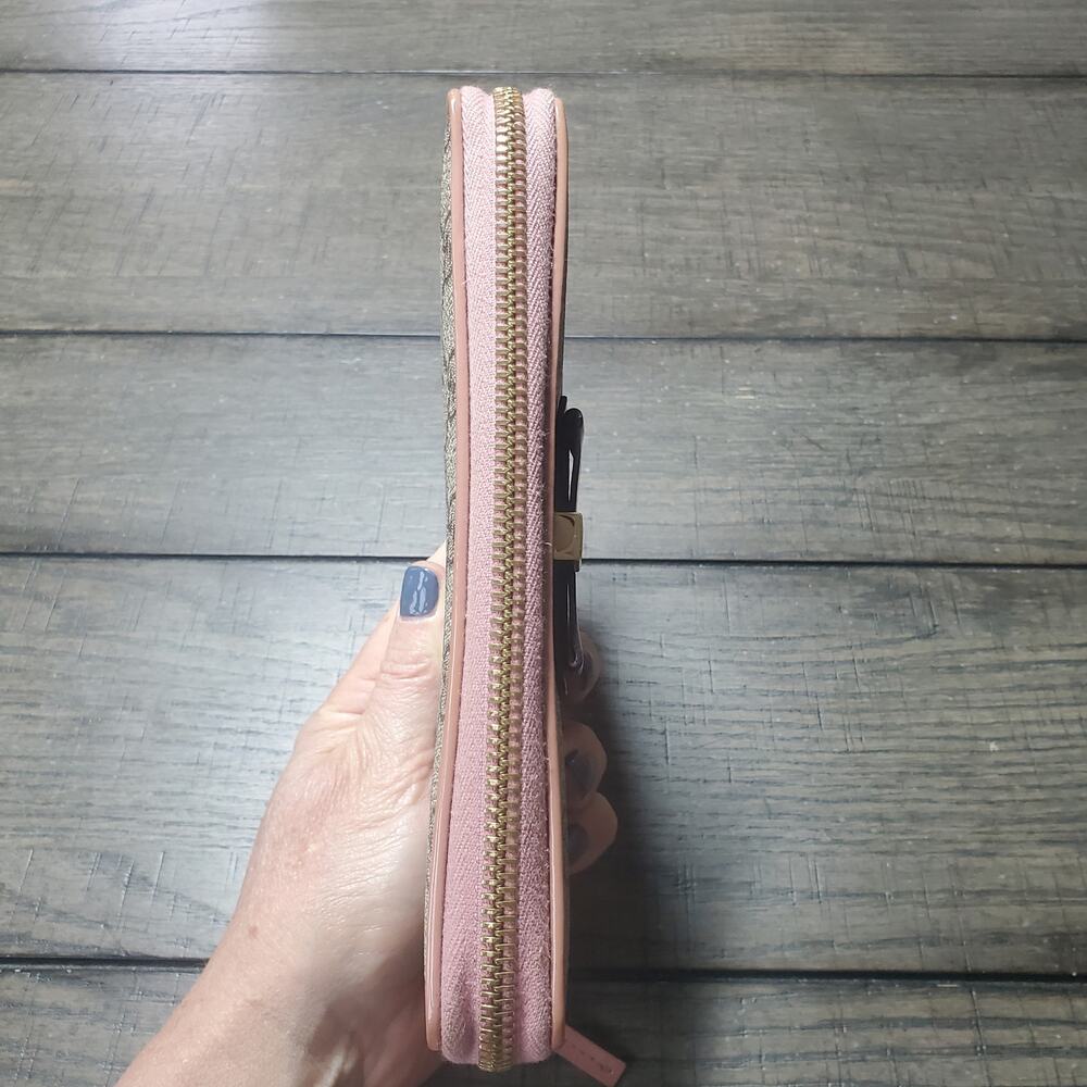 GUCCI GG Logo Ribbon PVC Zip Around Long Wallet - Picture 6 of 16